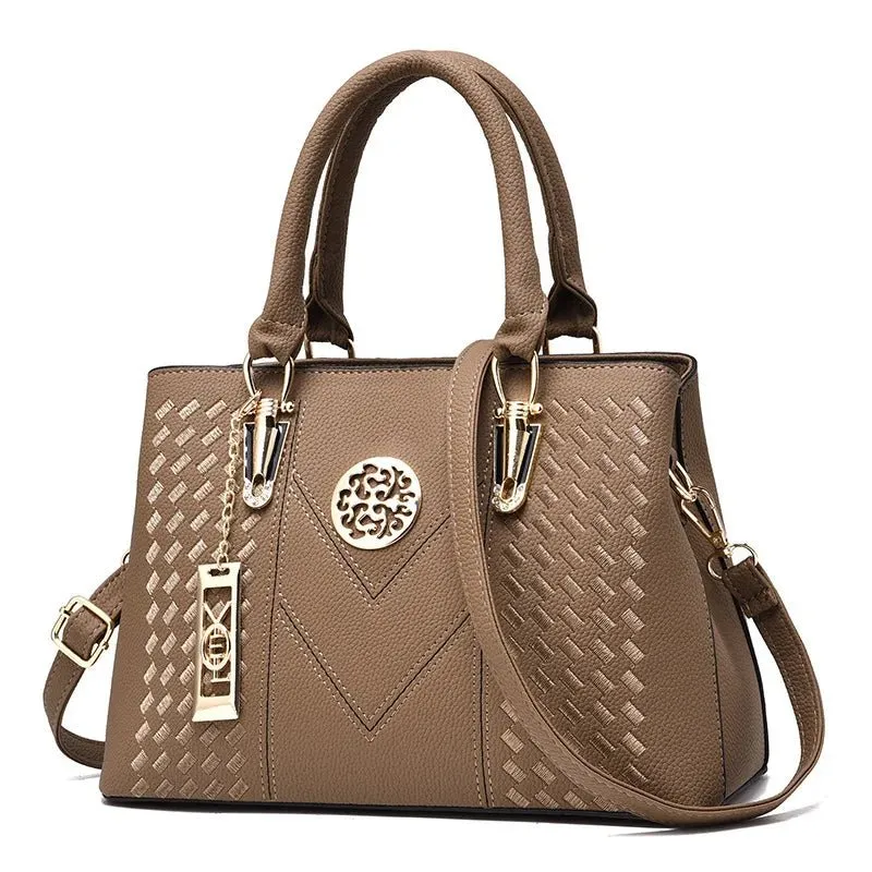 Luxury Leather Handbag for Women Designer Brand Shoulder Bag with Eye-Catching Short Length Fashion Purse Gift