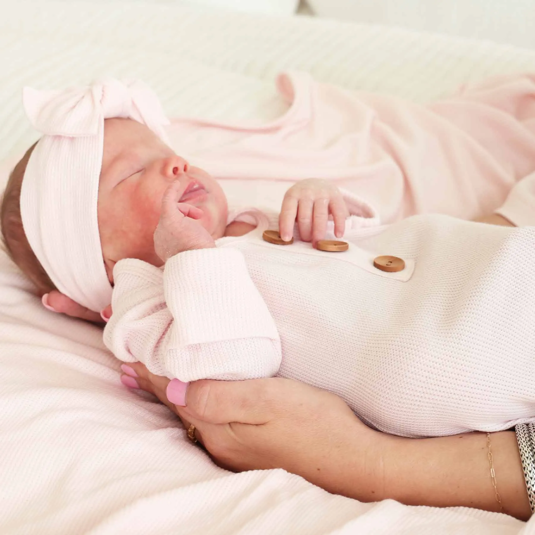 Pearl Pink Waffle Bamboo Newborn Baby Knot Gown & Hat Set